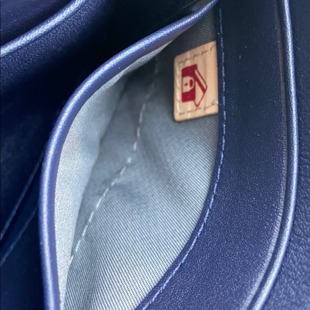Tumi RFID Voyageur Flap Continental Wallet (NWT) - Picture 5 of 11